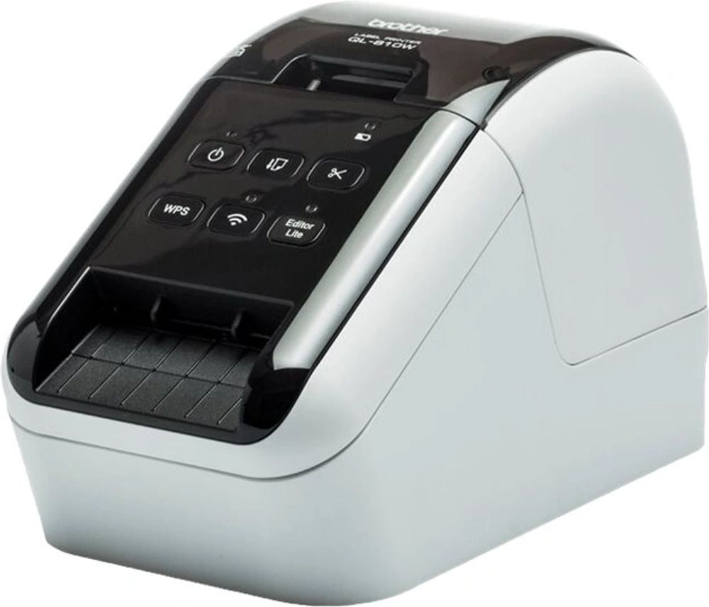 Tilbud på Brother QL-810Wc - Etiketprinter - to-farvet (monokrom) - direkte termisk - Rulle (6,2 cm) - 300 x 600 dpi - op til 110 etiketter/min. - USB 2.0, Wi-F fra ComputerSalg til 1.049 kr.