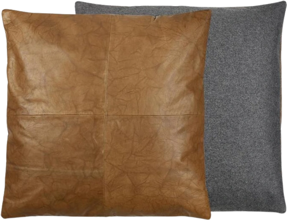 Tilbud på Södahl Lodge leather pude 60x60 cm tobacco/sort fra Kop & Kande til 899,95 kr.