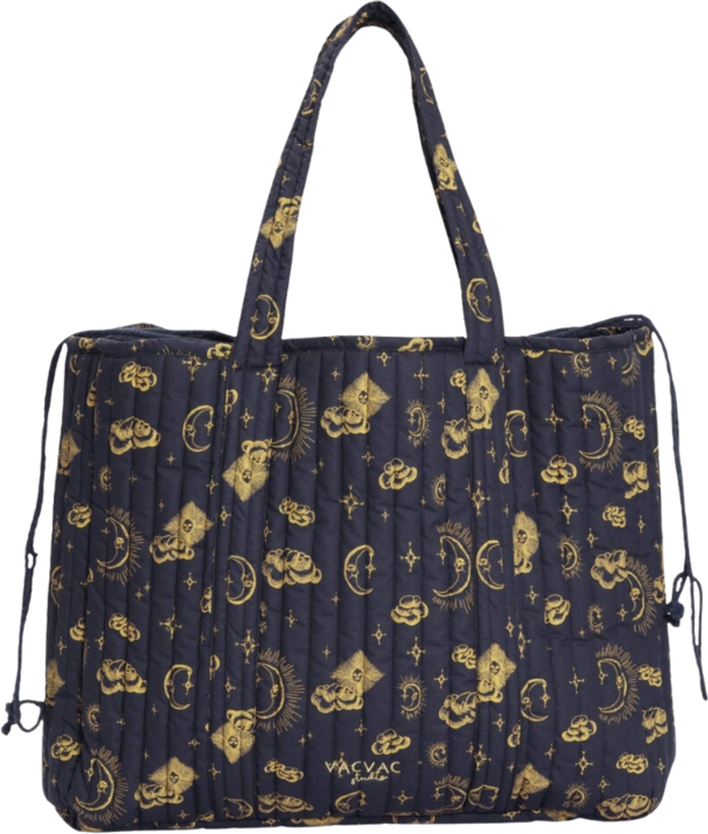 Tilbud på BILLE Mommy Bag Sur La Lune i Navy (VACVAC Studio) fra Basic & More til 149 kr.