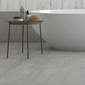 Concrete Strip, Ash Grey 10x50 Flis