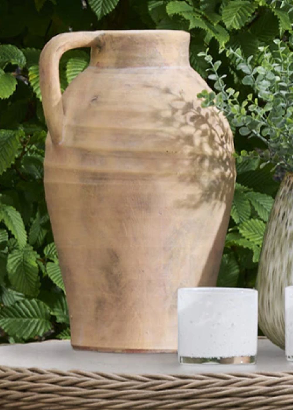 Tilbud på MILANI vase i terracotta antikk brun Ø 22,5, H 37,5 cm fra Bohus til 799 kr